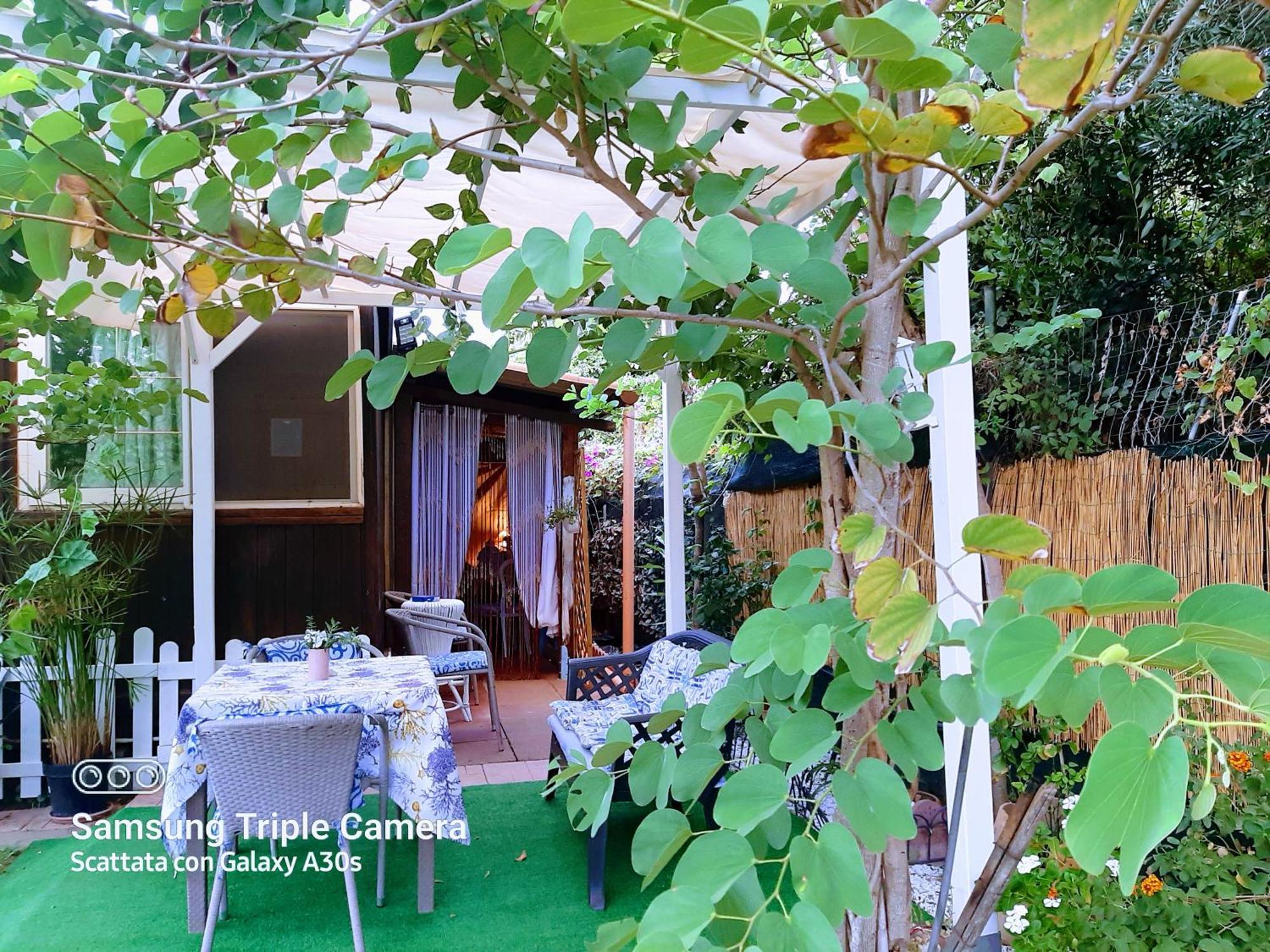 Tom E Jerry Bed & Breakfast Domus De Maria Exterior photo